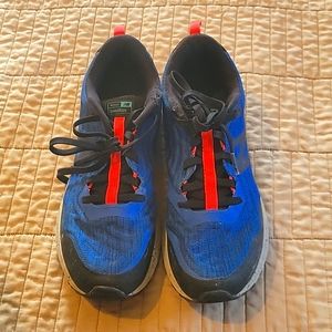 Men's 6/Women's 8 New Balance shoes